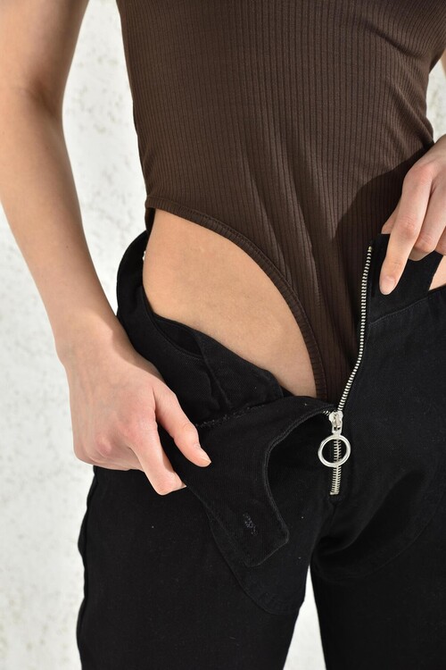 Kahverengi Halter Yaka Çıtçıtlı Body