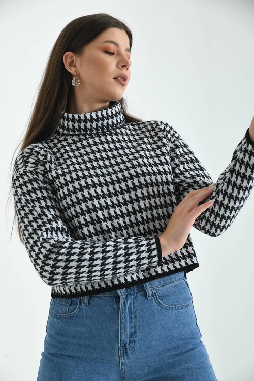 Black Turtleneck Crowbar Pattern Knitted Blouse