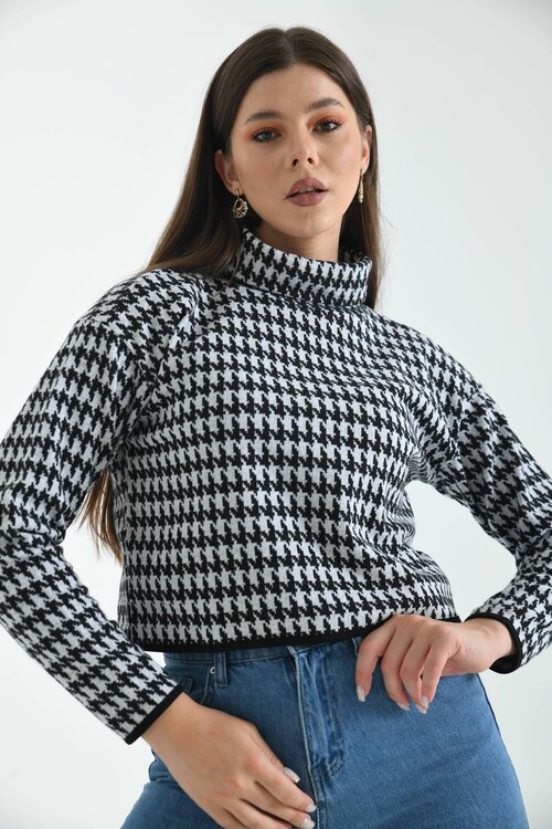Black Turtleneck Crowbar Pattern Knitted Blouse