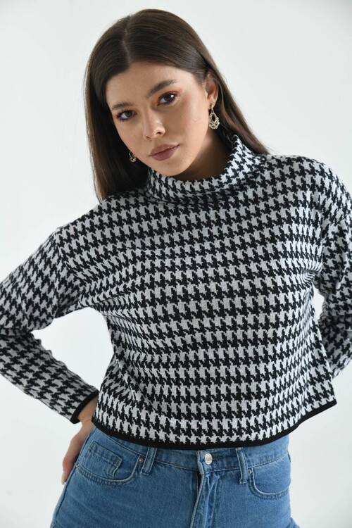 Black Turtleneck Crowbar Pattern Knitted Blouse