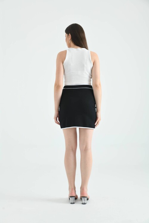 Siyah Beyaz Şeritli Örme Mini Etek