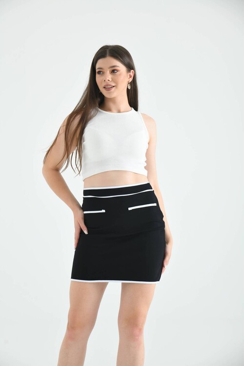 Siyah Beyaz Şeritli Örme Mini Etek