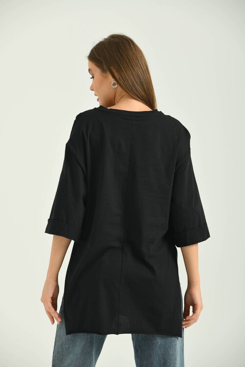 Siyah Duble Kol Geniş Kesim Asimetrik Yırtmaçlı Örme T-Shirt