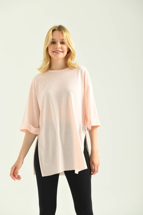Yavruağzı Duble Kol Geniş Kesim Asimetrik Yırtmaçlı Örme T-Shirt