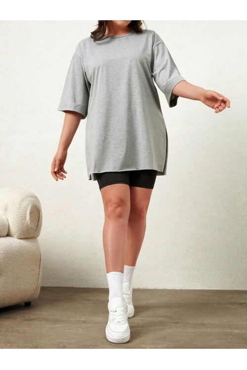 Büyük Beden Gri Duble Kol Geniş Kesim Asimetrik Yırtmaçlı Örme T-Shirt