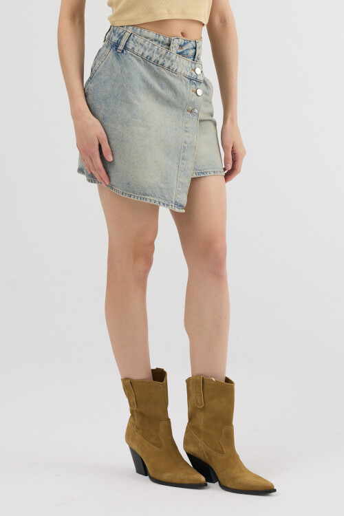 Buz Mavisi Yıkamalı Asimetrik Düğmeli ve Cep Detaylı Kot Şort Etek