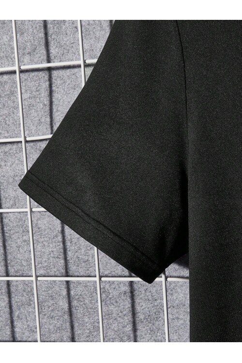 Erkek Siyah Bisiklet Yaka Love is Overlasting Baskılı T-Shirt