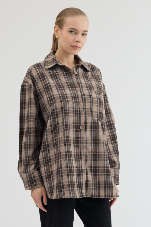 Kahve Oversize Kesim Uzun Kol Düğme ve Cep Detaylı Ekose Gömlek