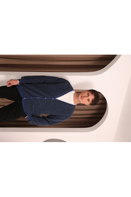 Lacivert V Yaka Düğmeli Peluş Hırka