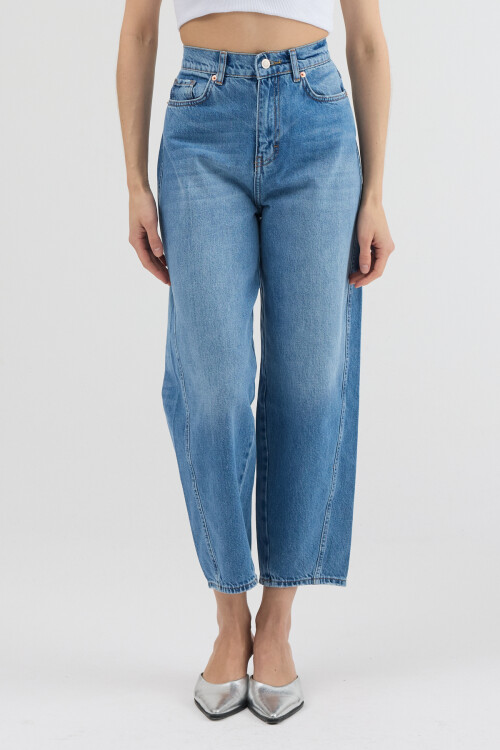 Mavi Yüksek Bel Yıkama Detaylı Rahat Kesim Mom Jean Kot Pantolon