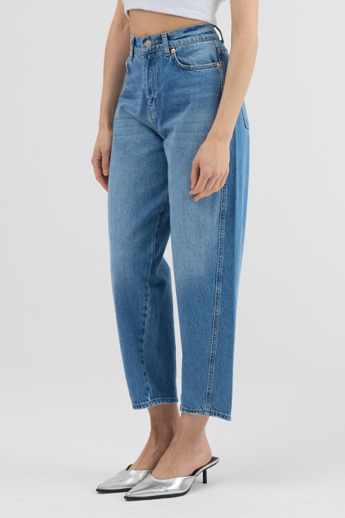 Mavi Yüksek Bel Yıkama Detaylı Rahat Kesim Mom Jean Kot Pantolon