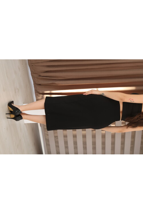 Siyah Beli Kumaş Kemer ve Fermuar Detaylı İnci Aksesuarlı Kalem Etek