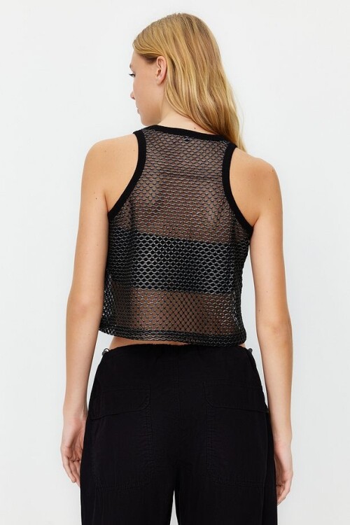 Siyah File Detaylı Vücuda Oturan Örme Atlet