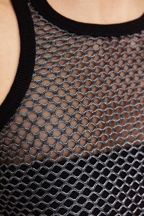 Siyah File Detaylı Vücuda Oturan Örme Atlet