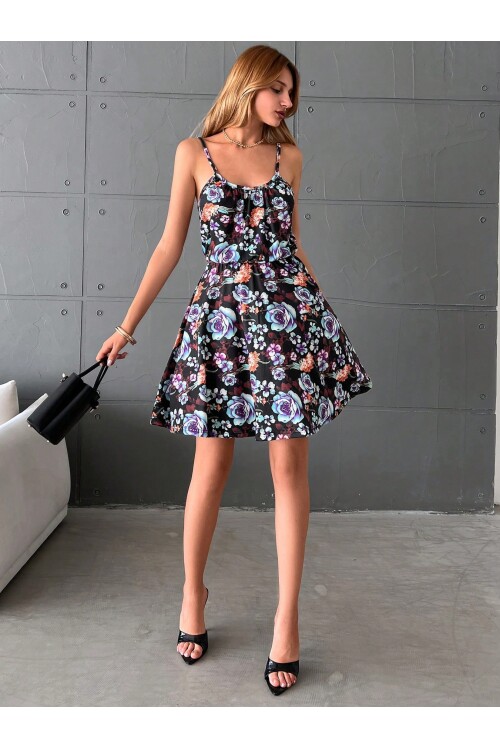 Siyah Mavi Çiçek Desenli Kare Yaka Diz Üstü Askılı Elbise