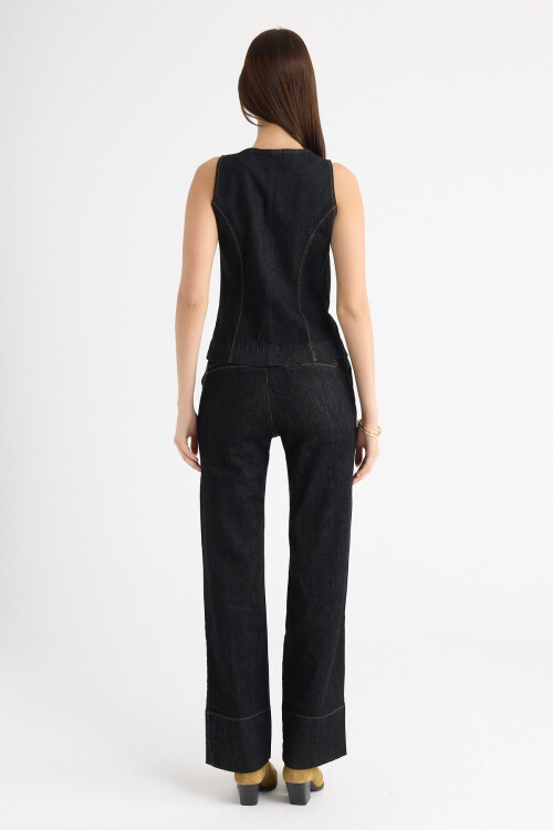 Siyah Yıkamalı Ön ve Paça Dikiş Detaylı Likralı Pantolon ve Kolsuz Düğme Detaylı Blazer Ceket Takım