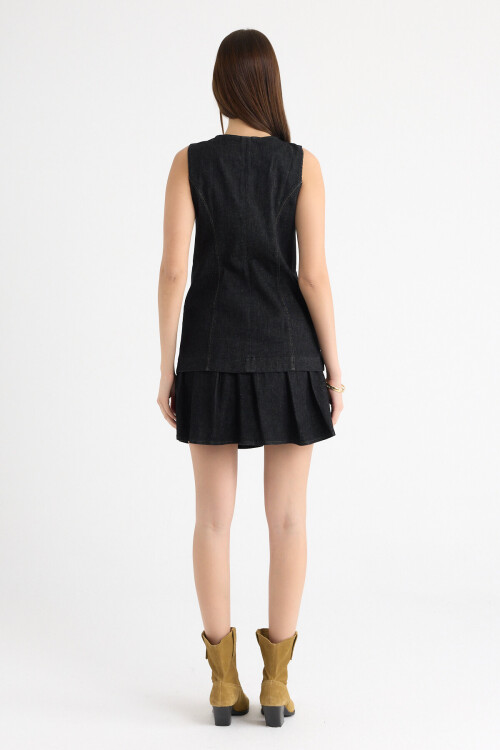 Siyah Yıkamalı Pile Detaylı Mini Etek ve Kolsuz  Düğme Detaylı Blazer Yelek/Ceket İkiliTakım