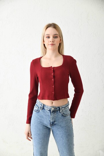 Bordo Düğme Detaylı Örme Crop Bluz