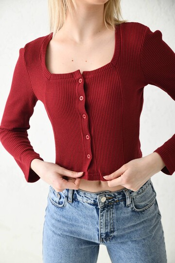 Bordo Düğme Detaylı Örme Crop Bluz