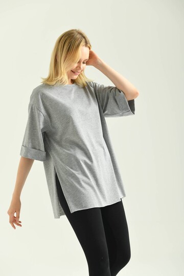 Gri Duble Kol Geniş Kesim Asimetrik Yırtmaçlı Örme T-Shirt