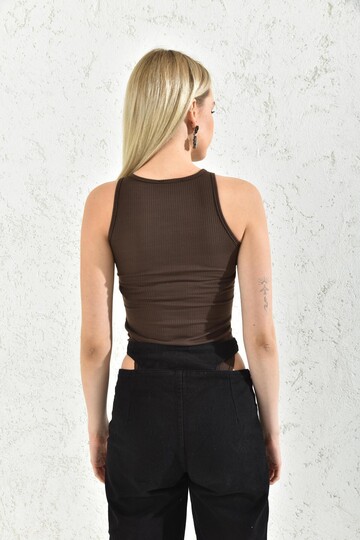 Kahverengi Halter Yaka Çıtçıtlı Body