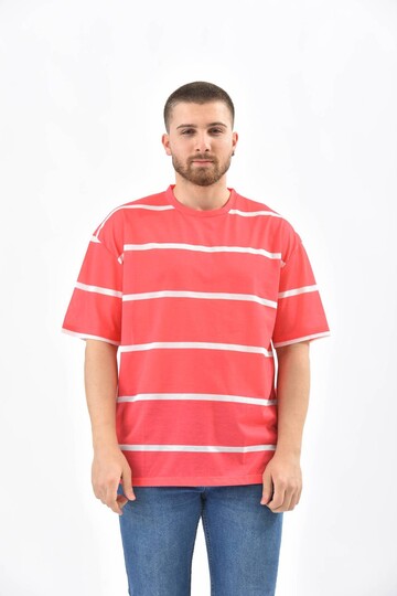 Kırmızı Bisiklet Yaka Çizgili T-Shirt