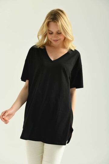 Siyah V Yaka Uç Detay Kısa Kollu T-Shirt