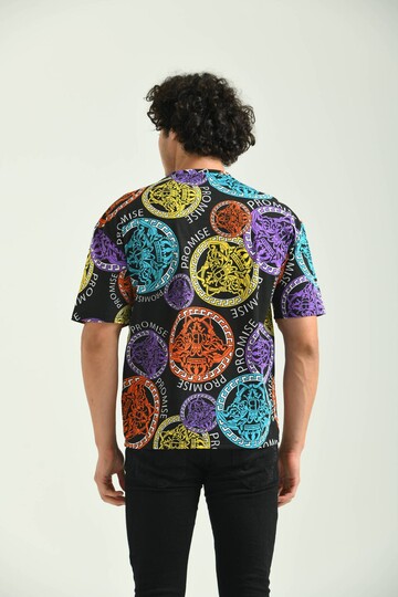 Siyah Yuvarlak Yaka Desen Baskılı T-Shirt