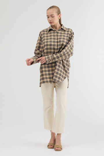 Bej Oversize Kesim Uzun Kol Düğme ve Cep Detaylı Ekose Gömlek