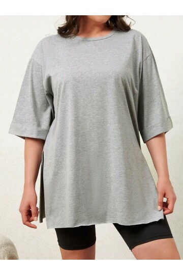 Büyük Beden Gri Duble Kol Geniş Kesim Asimetrik Yırtmaçlı Örme T-Shirt