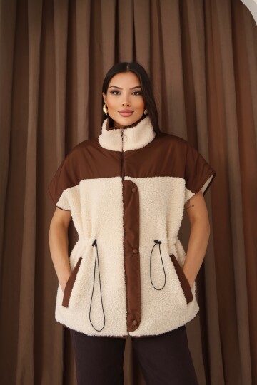 Kadın Ekru Polar ve Kahve Garnili Fermuar ve Cep Detaylı Şişme Mont