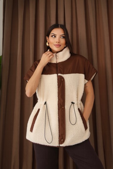 Kadın Ekru Polar ve Kahve Garnili Fermuar ve Cep Detaylı Şişme Mont