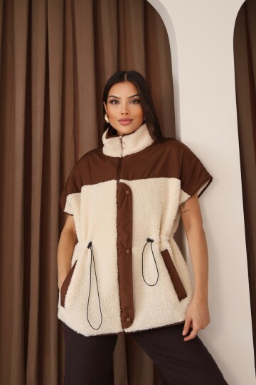 Kadın Ekru Polar ve Kahve Garnili Fermuar ve Cep Detaylı Şişme Mont