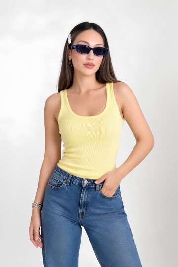 Sarı Fitted Havuz Yaka Atlet | Kalın Askılı Fitilli Kaşkorse Örme Kumaş | %98 Pamuk %2 Elastan Esnek Vücuda Oturan Basic Atlet