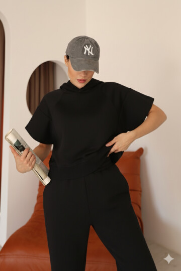 Kadın Siyah Ay Kol Kapüşonlu Relaxed Kalıp Örme Crop Sweatshirt