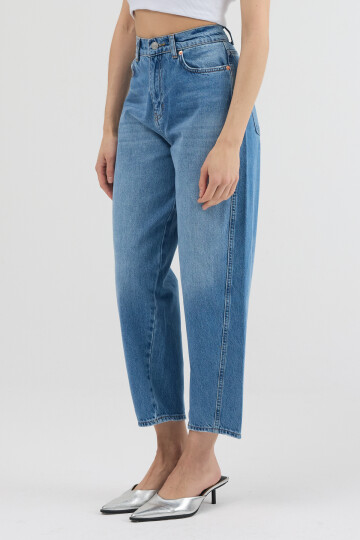 Mavi Yüksek Bel Yıkama Detaylı Rahat Kesim Mom Jean Kot Pantolon