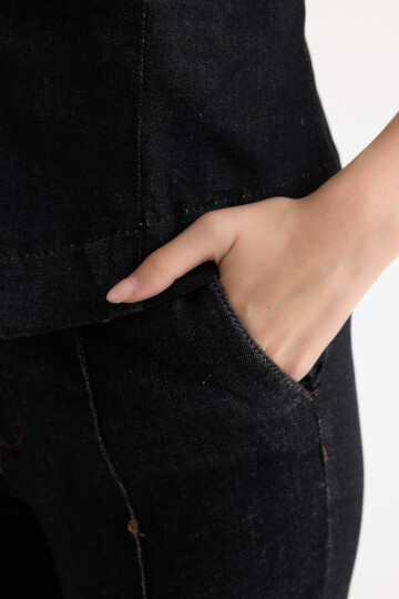 Siyah Yıkamalı Ön ve Paça Dikiş Detaylı Likralı Pantolon ve Kolsuz Düğme Detaylı Blazer Ceket Takım