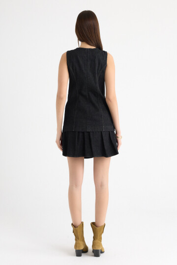 Siyah Yıkamalı Pile Detaylı Mini Etek ve Kolsuz  Düğme Detaylı Blazer Yelek/Ceket İkiliTakım